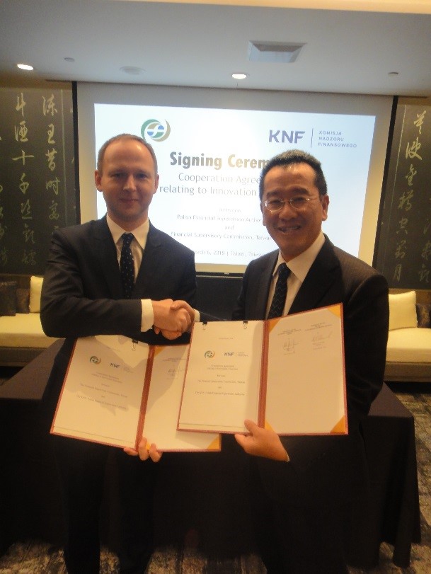 Mr. Willington L. Koo, the Chairman of the FSC, and Mr. Marek Chrzanowski, the Chairman of the KNF, signed the Fintech co-operation agreement on 6th March, 2018.