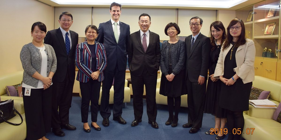 Mr. Gary Cowan, the Representative of the Australian Office, was warmly received by Chairman Koo on May 7th, 2019. The two sides broadly exchanged views on economic and financial issues of mutual interests.