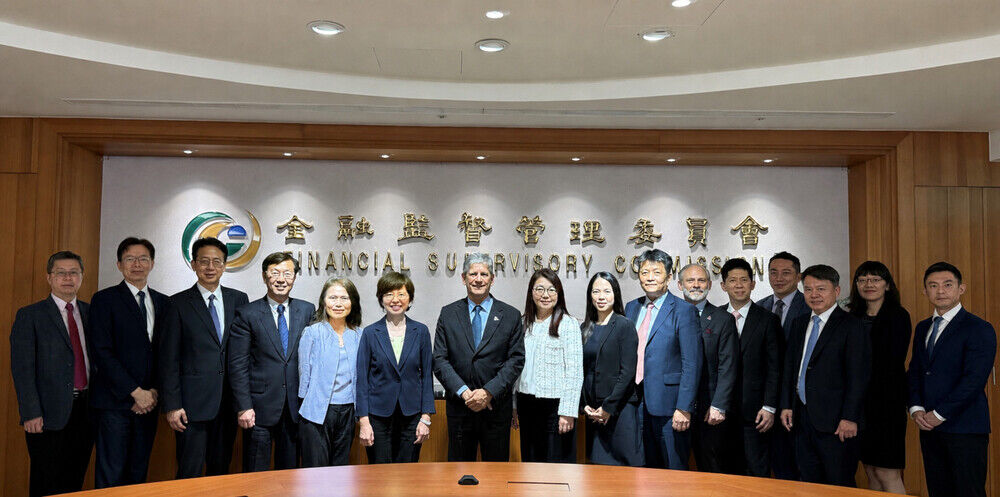 台灣美國商會(AmCham)執行長魏凱等一行拜會金管會(替代文字)
